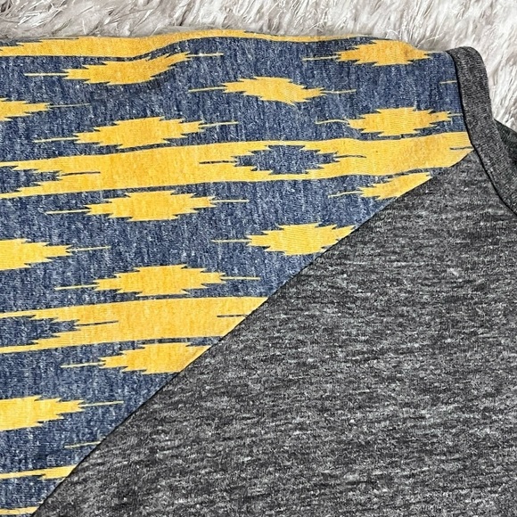 LuLaRoe Randy Raglan Tee Size Small - Picture 3 of 7